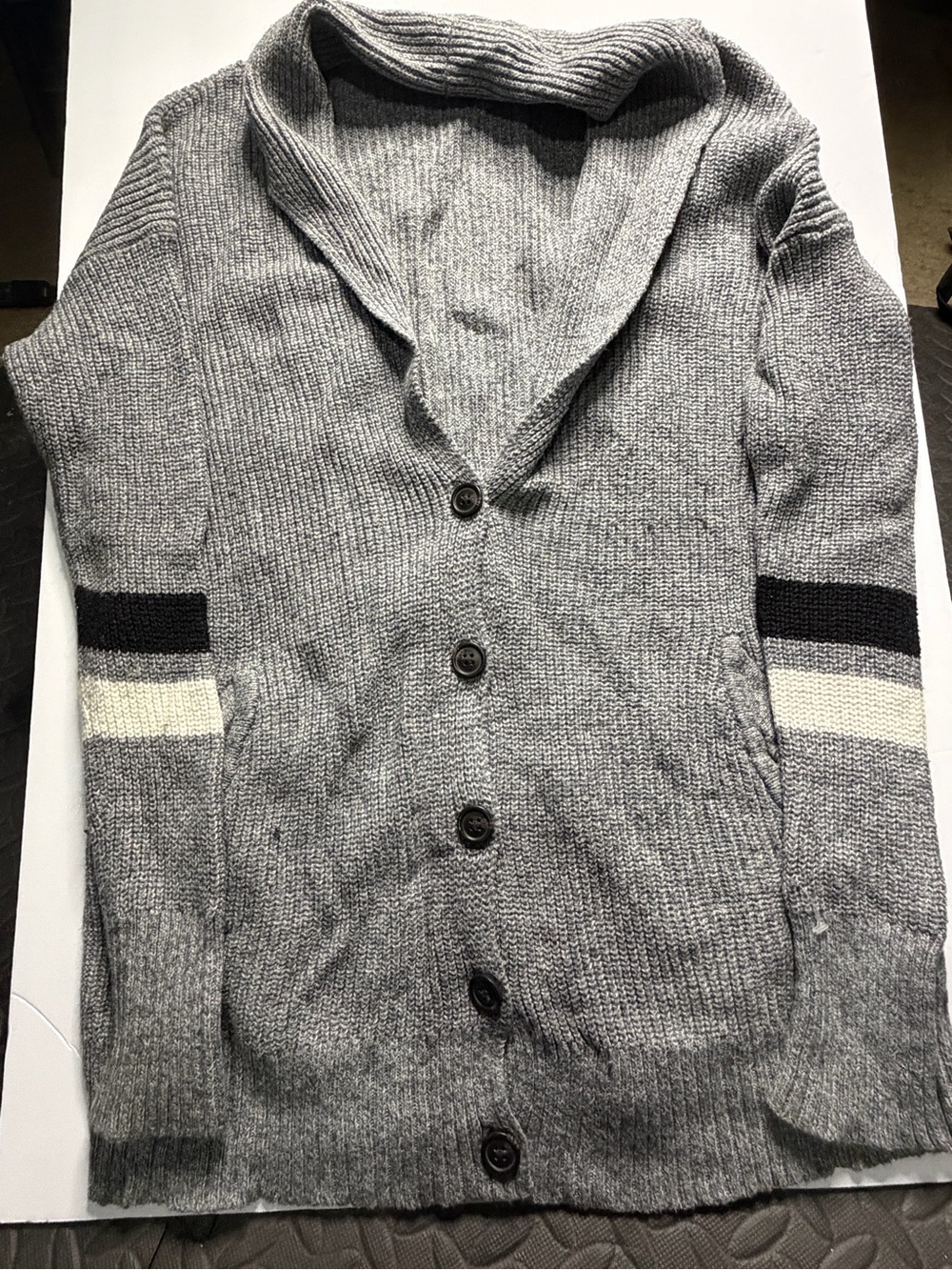 American Eagle Outfitters Men's Gray Ribbed Knit Cardigan